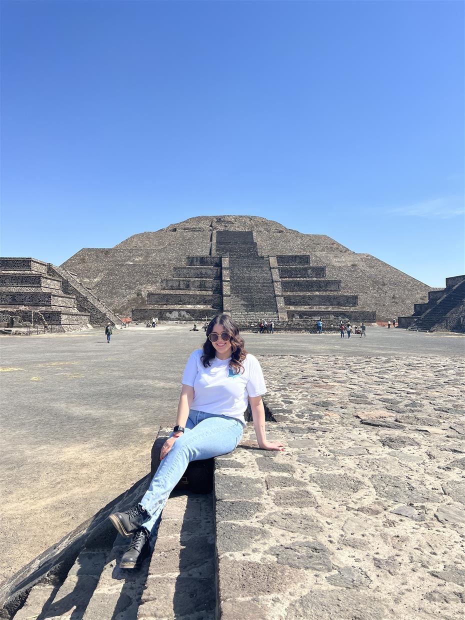 Ms. Torres in Chichén Itzá